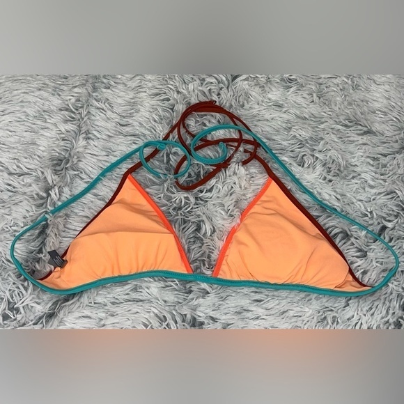 BUNDLE of Medium size bikini tops 1 Abercrombie 2 Aerie EUC - Picture 5 of 10